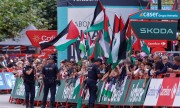 Manifestações pró-Palestina prosseguem e equipa retira Israel do equipamento