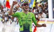 Pogacar atacou de longe para manter o arco-íris, Eulálio nono nos Mundiais de Ciclismo