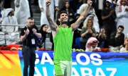 Alcaraz conquista em Doha segundo título de 2026 frente a Fils em 50 minutos