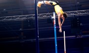 Armand Duplantis coloca em 6,31 metros o recorde do mundo do salto com vara