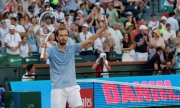 Medvedev impõe primeira derrota do ano a Alcaraz e está na final de Indian Wells