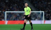 LE: Anthony Taylor arbitra receção do Sporting de Braga ao Friburgo