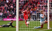 Bayern Munique goleia e está cada vez mais perto de revalidar o título alemão