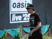 Espectador morre após queda em concerto de Oasis em Londres