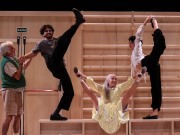 Criação de Victor Hugo Pontes com a Companhia Maior cruza várias fases da vida em palco