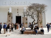 Bienal de Veneza abre hoje sob polémica e com visitantes no lugar do júri