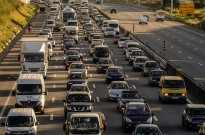 Emissões de dióxido de carbono dos combustíveis fósseis devem atingir novo recorde em 2025