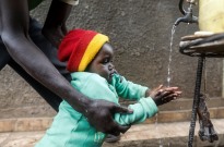 Moçambique espera “eficiência e equidade" com reforma na água e saneamento - PM