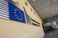 Bruxelas publica diretrizes sobre obrigações para fornecedores de modelos de IA