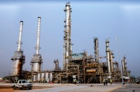 Oxford Economics vê Angola a produzir por dia 1,14 milhões de barris de petróleo este ano