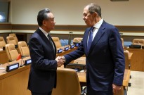 Irão: Chefes da diplomacia chinesa e russa pedem "cessar-fogo imediato" no Médio Oriente