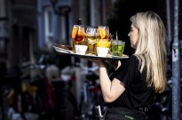 Vendas recuam nos bares e restaurantes no Brasil após casos de metanol nas bebidas