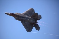 Vários caças F-22 aterram em Israel para juntar-se a destacamento de EUA