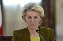 Bruxelas propõe fim do procedimento contra Polónia após seis anos
