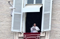 Papa assegura a sua “proximidade espiritual” após morte de Raisi