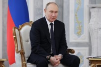Putin favorável à reabertura de negociações de paz, mas duvida da legitimidade de Zelensky