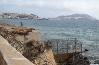 Cerca de 50 imigrantes, incluindo várias mulheres, tentaram chegar a Ceuta a nado