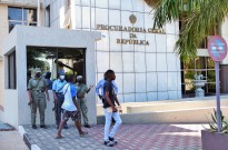 Ex-comandante da polícia moçambicana ouvido na PGR durante oito horas mas não está acusado