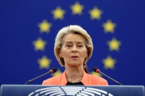 Von der Leyen critica moção de censura oriunda de "mundo de conspirações"