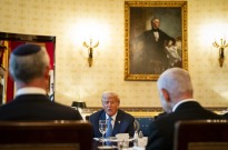 Trump diz que estão previstas novas negociações com Irão