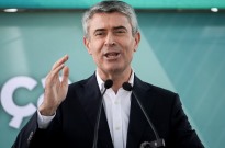Secretário-geral do PS exige resposta do Governo para mitigar tarifas dos EUA