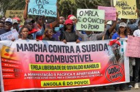 Angolanos pedem ao Governo que recue no aumento do preço dos combustíveis