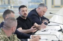 Zelensky discute sanções a Moscovo com enviado de Trump