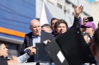 Presidente argentino retirado de comício após incidentes com manifestantes