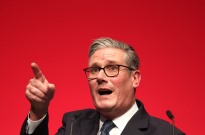 PM Keir Starmer alerta para racismo contra imigrantes no Reino Unido