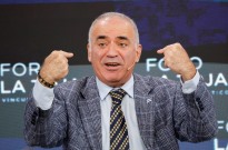 Justiça russa condena à revelia xadrezista Kasparov a prisão