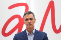 Sánchez apela a defesa de Zapatero e admite "momentos duros" para PSOE