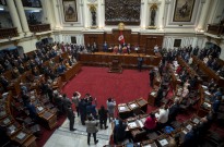 Deputado marxista toma posse como oitavo Presidente do Peru numa década