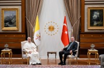 Papa Leão XIV insta Turquia a ser fonte de estabilidade em primeira viagem ao estrangeiro