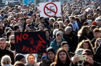 Milhares protestam na Croácia contra fascismo e revisionismo histórico pró-nazi