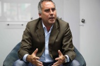 Candidato à presidência do Peru promete revogar leis 