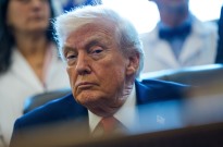 Governo Trump insta homens brancos a denunciaram discriminação no local de trabalho