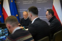 Primeiro-ministro polaco quer acelerar criação do "exército mais forte da Europa"