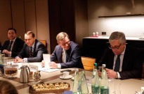 Alemanha quer austeridade na UE para cumprir metas da NATO em gastos com defesa