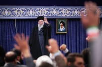 Líder iraniano critica posição negocial dos EUA e desvaloriza ameaças de Trump