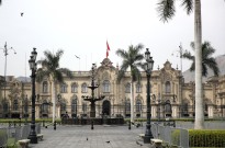 Deputado marxista e candidata de direita disputam a presidência do Peru