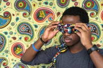 Jovem moçambicano cria óculos que devolvem autonomia a cegos