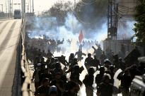 Paquistão decreta recolher obrigatório após protestos por morte de 