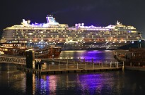 35.000 tripulantes e passageiros de navios bloqueados no estreito de Ormuz