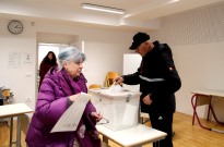 Liberais de Golob vencem por curta margem partido pró-Trump de Jansa em legislativas na Eslovénia