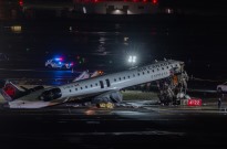Avião da Air Canada e veículo de bombeiros colidem em aeroporto de Nova Iorque