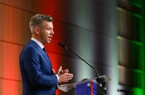 Magyar promete respeitar Estado de Direito para restaurar legalidade