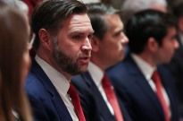 Irão: JD Vance espera divulgação de acordo "o mais tardar" até sexta-feira