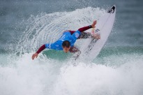 Ex-top mundial Tiago Pires critica baixo investimento da WSL nos surfistas