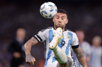Otamendi marca de penálti na goleada da Argentina, Brasil bate Croácia