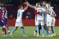 Girona isola-se na liderança em Espanha com vitória estrondosa em Barcelona